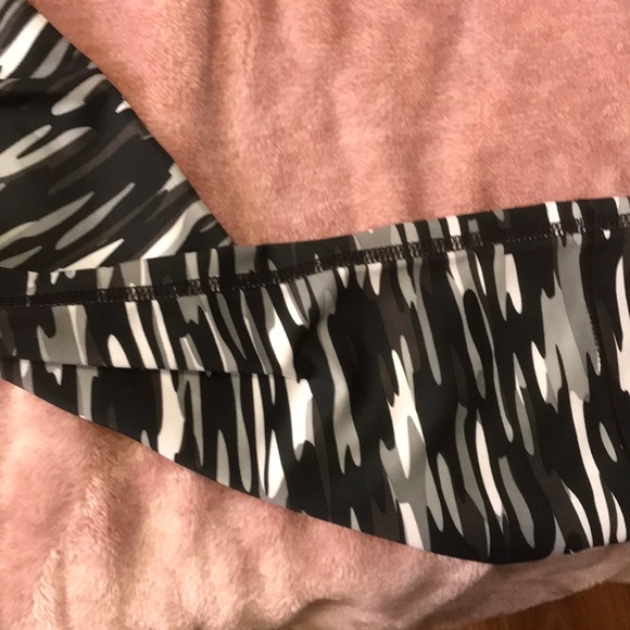 nike pro haze compression capris - Picture 6 of 8